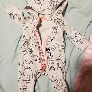 Newborn hooded onsie